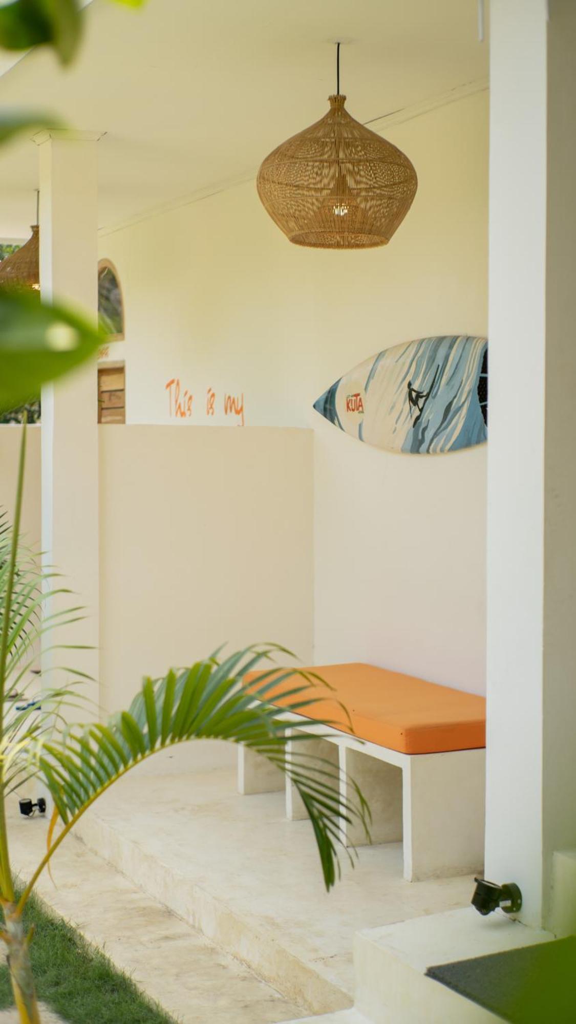 Lost Inn Kuta Capsule Hostel Ngoại thất bức ảnh